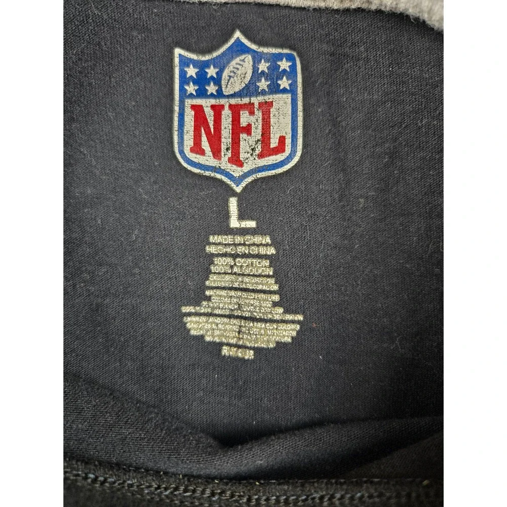 NFL New England Patriots Mens Large T-Shirt Black Gray Colorblock Flying Elvis